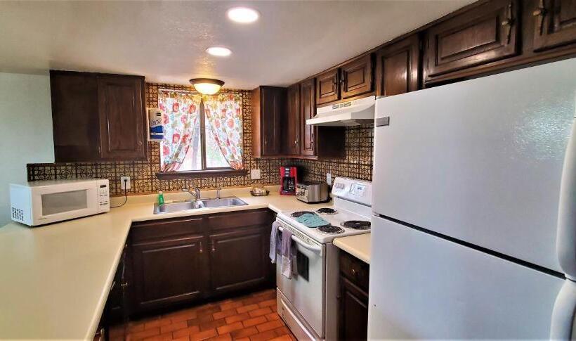 דירת חדר, High Sierra Condominiums