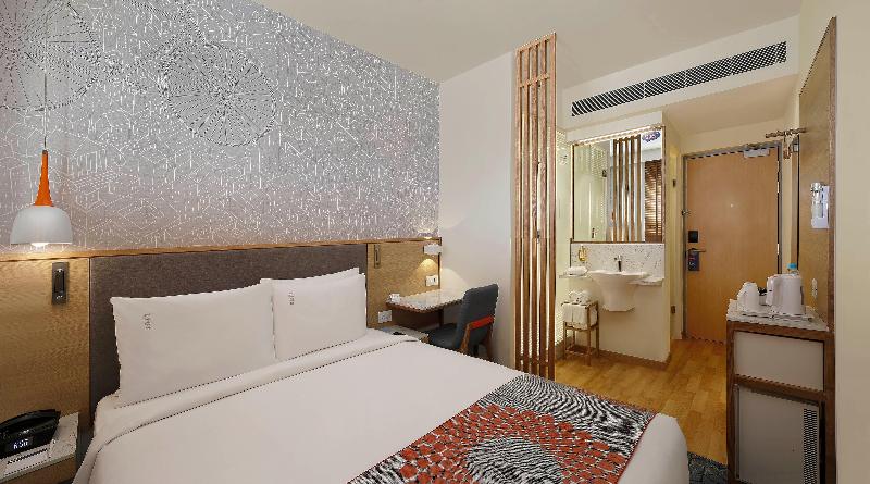 Standard Szoba Queen Size Bed, Holiday Inn Express Gurugram Sector 50, An Ihg