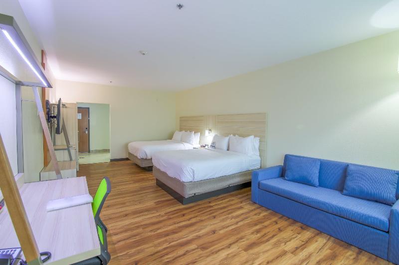스위트, Holiday Inn Express & Suites Raymondville By Ihg