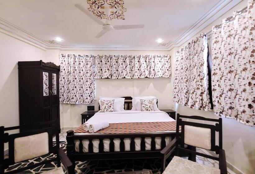 Quarto Superior com Vistas, The Lake View Hotel  On Lake Pichola