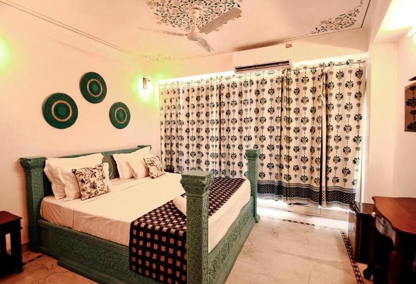 Quarto Premium Vista Lago, The Lake View Hotel  On Lake Pichola