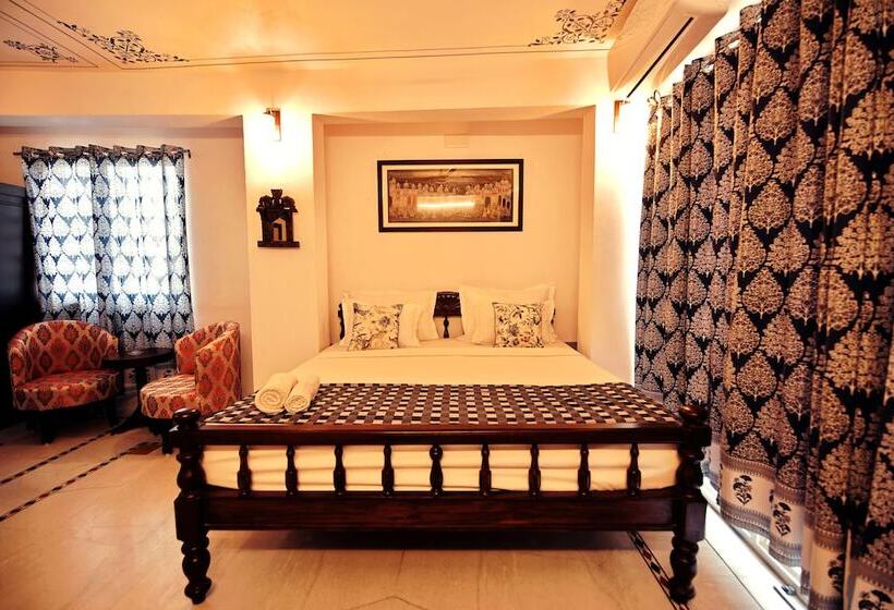 Quarto Premium Vista Lago, The Lake View Hotel  On Lake Pichola