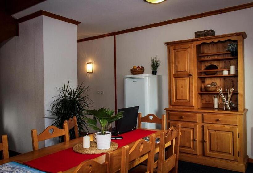 Апартаменты 3 Спальни, Vaujanylocations   Les Valmonts