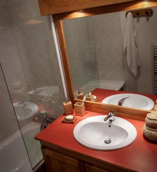 Апартаменты Comfort 3 Спальни, Vaujanylocations   Les Valmonts