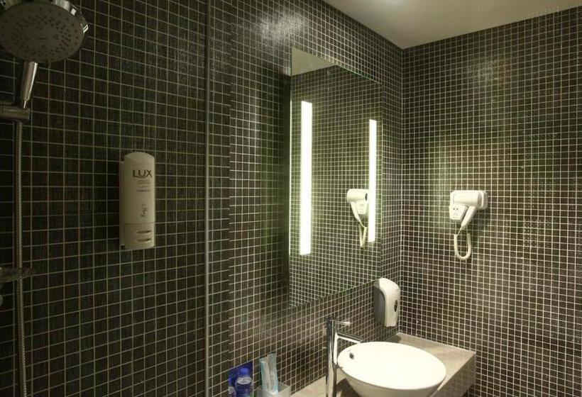 سوییت, Holiday Inn Express Shanghai Gongkang, An Ihg