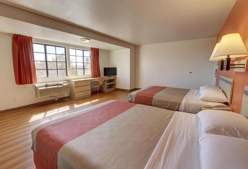 Четырехместный Номер Стандарт, Motel 6bellflower, Ca  Los Angeles