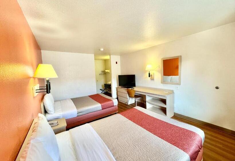 Четырехместный Номер Стандарт, Motel 6bellflower, Ca  Los Angeles