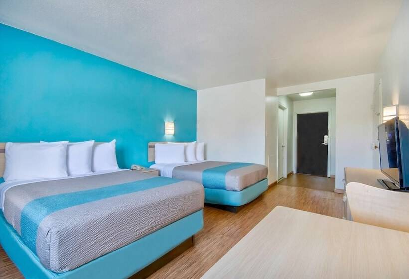 带2个双人床的标准工作室, Motel 6  Georgetown, Ky  Lexington North