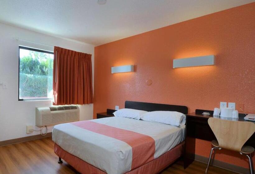 Номер Deluxe, Motel 6palm Desert, Ca  Palm Springs Area