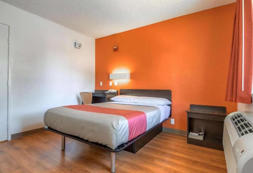 장애인을 위한 스탠다드 룸, Motel 6 san Diego, Ca  North
