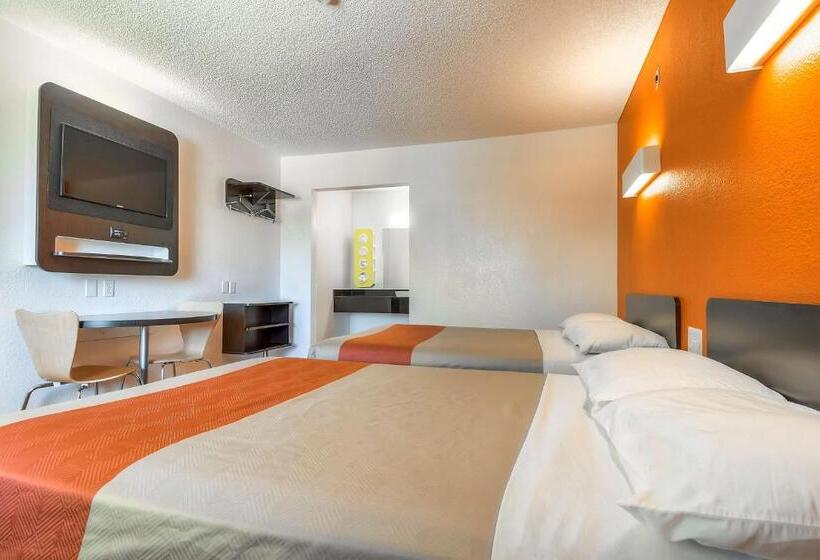 디럭스 4인 룸, Motel 6 san Diego, Ca  North
