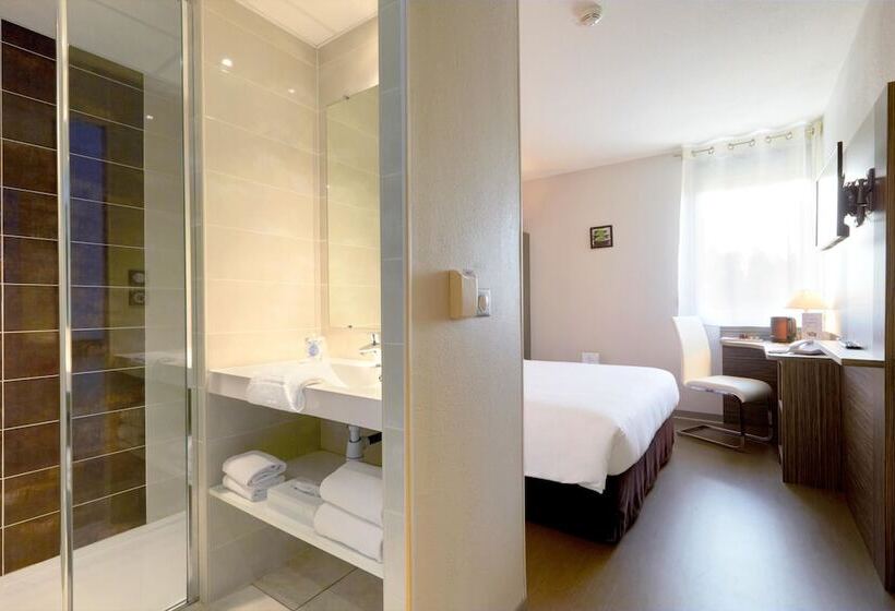 Номер Стандарт, Kyriad Saint Chely D Apcher  Aire De La Lozere