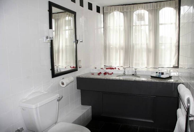 Номер Deluxe, Manor House