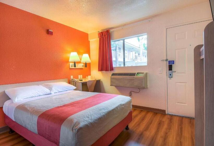 Номер Стандарт Адаптированный для Инвалидов, Motel 6 Chino, Ca   Los Angeles Area