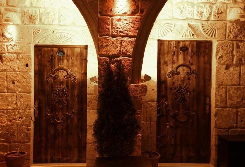 سوییت, Grand Cave Suites