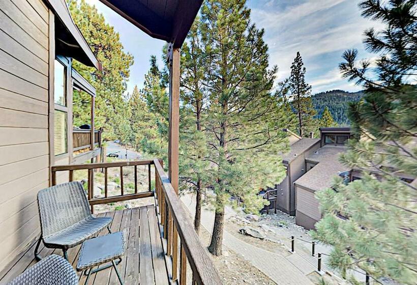 Дом 2 Спальни, Alpine Retreat