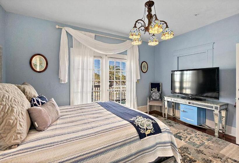 Полулюкс с Балконом, Golden Magnolia Marina Resort