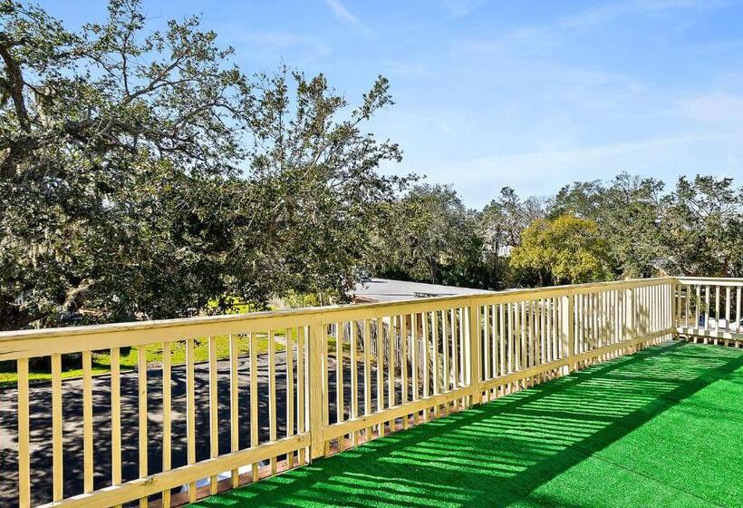 חדר דלוקס עם מיטת קינג, Golden Magnolia Marina Resort
