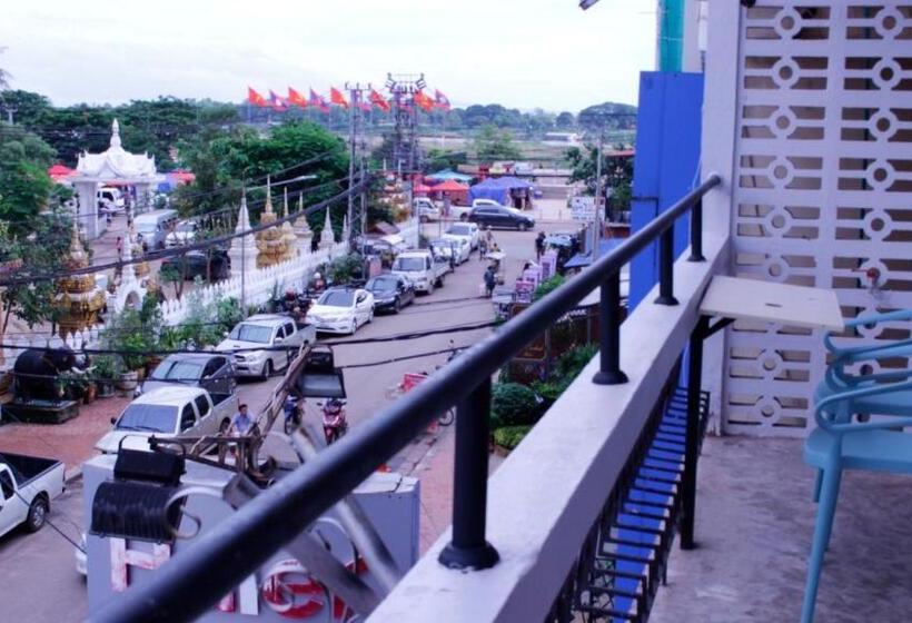 Номер Стандарт Вид на Озеро, Mekong Riverside
