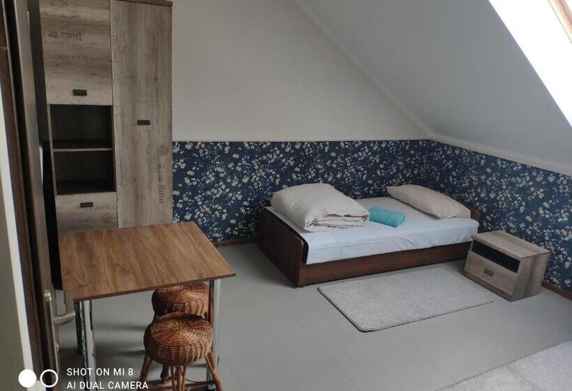 Quarto Estandar, Pokoje Kraska 36