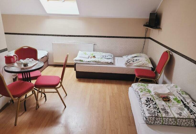 Quarto Quádruplo Estandar, Delmajk