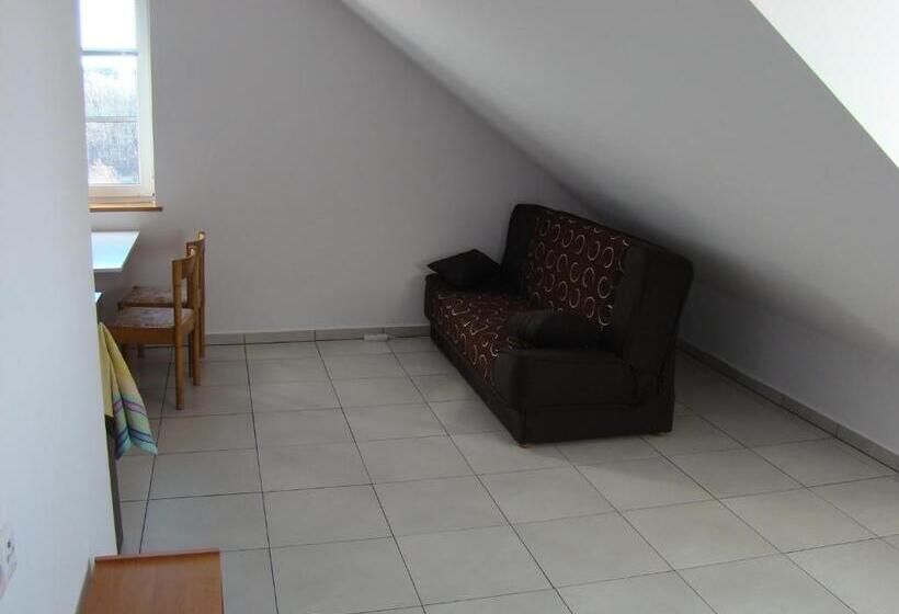 Suite with lake view, Mylin