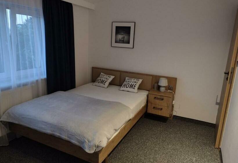Quarto Estandar, Dom Gościnny Krystyna