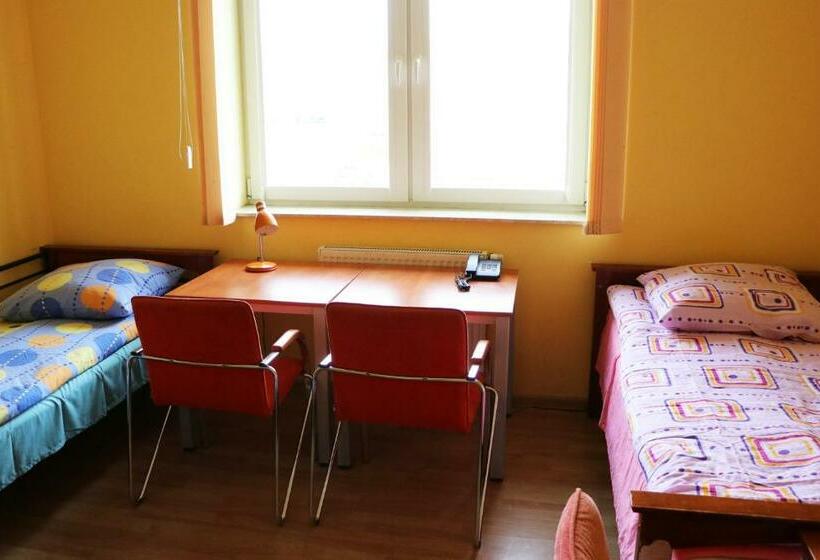 标准四人间共用浴室, Dom Studenta Pans   Akademik, Hostel