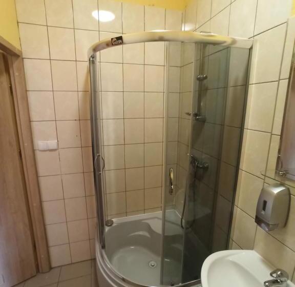 Четырехместный Номер Стандарт, Dom Studenta Pans   Akademik, Hostel