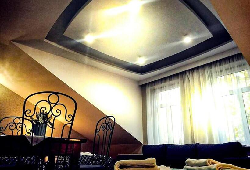 استودیوی استاندارد, Grono Apartamenty