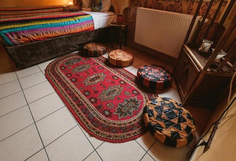 Четырехместный Номер Стандарт с Балконом, Via Villa