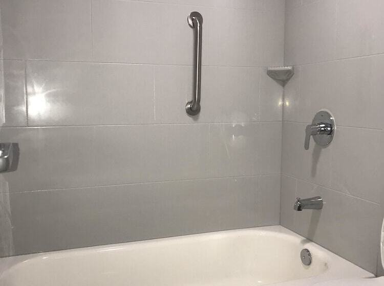 Номер Deluxe, Wingate By Wyndham Louisville Airport Expo Center