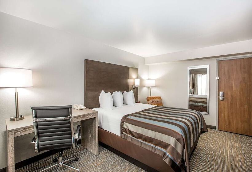 Номер Deluxe, Wingate By Wyndham Louisville Airport Expo Center