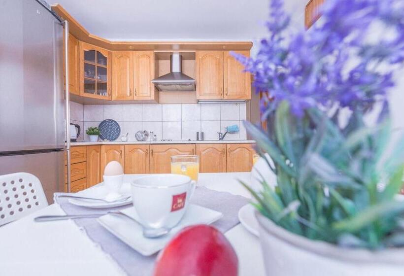 اتاق استاندارد سه نفره, Kujawska Rooms