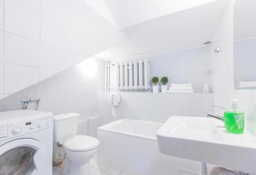 اتاق استاندارد سه نفره, Kujawska Rooms