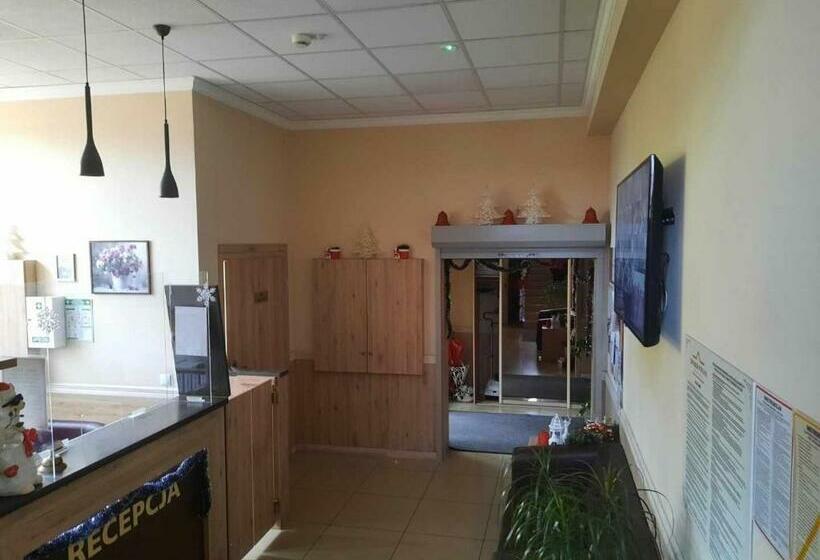 اتاق استاندارد, Dworek W Płoni