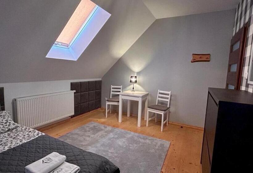 Quarto Economy, Baza Grapa Dom Pokoje Do Wynajęcia