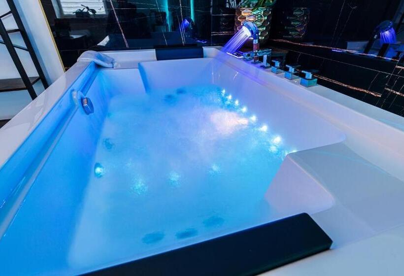 Студия Superior, Glamour   Restaurant & Spa