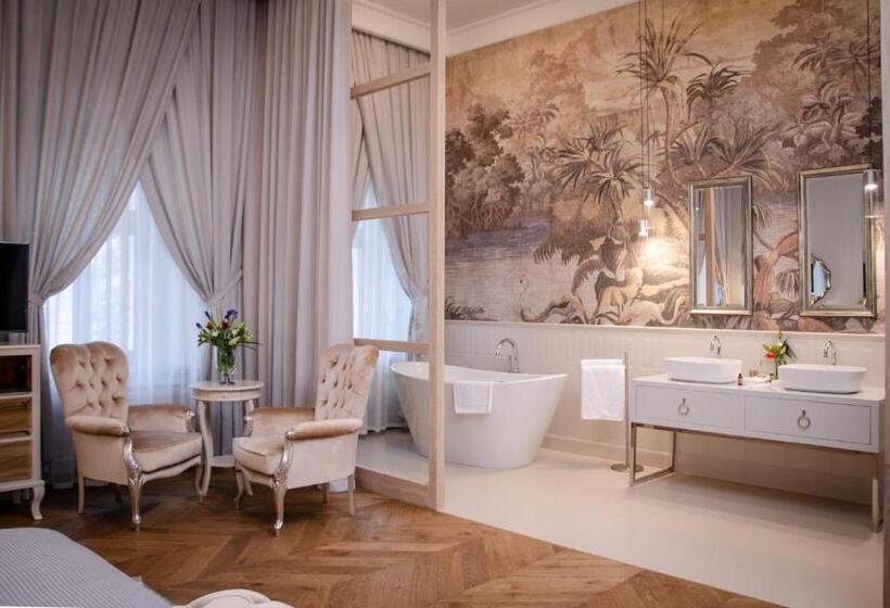Номер Deluxe, Pałac Mojęcice