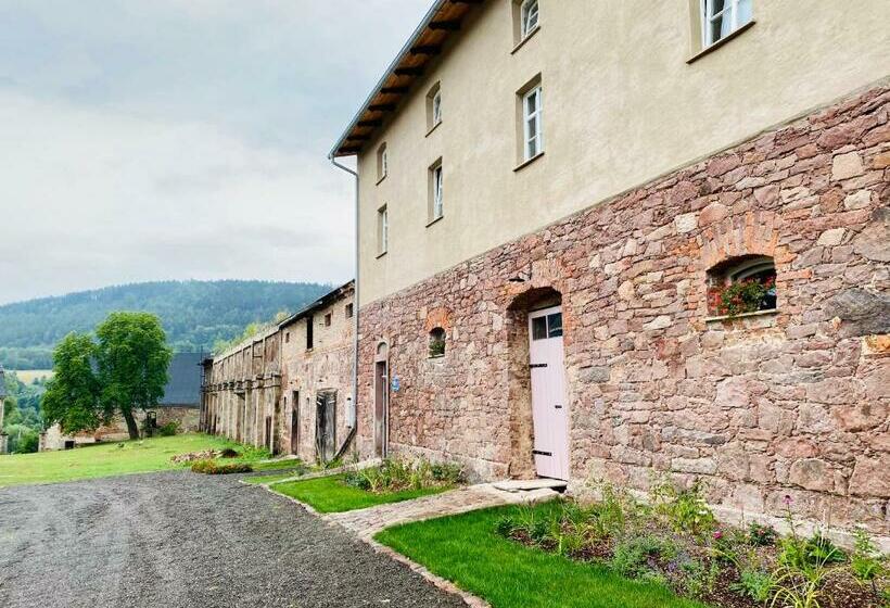 Номер Deluxe, Zamek Sarny   Schloss Scharfeneck