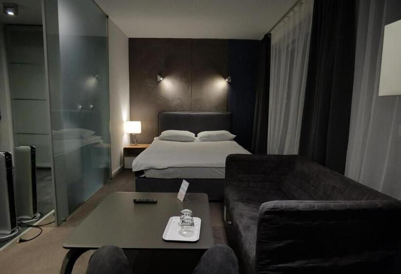 Номер Deluxe, Azymut Hotel & Restaurant