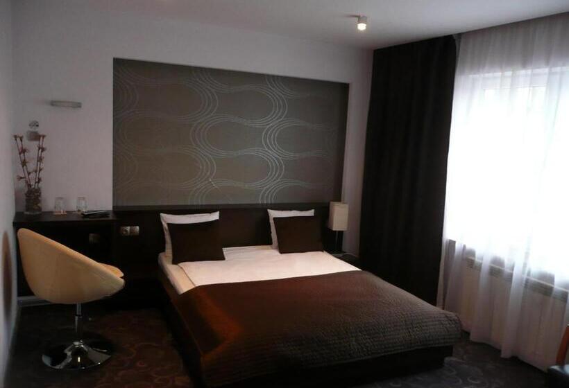 Номер Deluxe, Azymut Hotel & Restaurant
