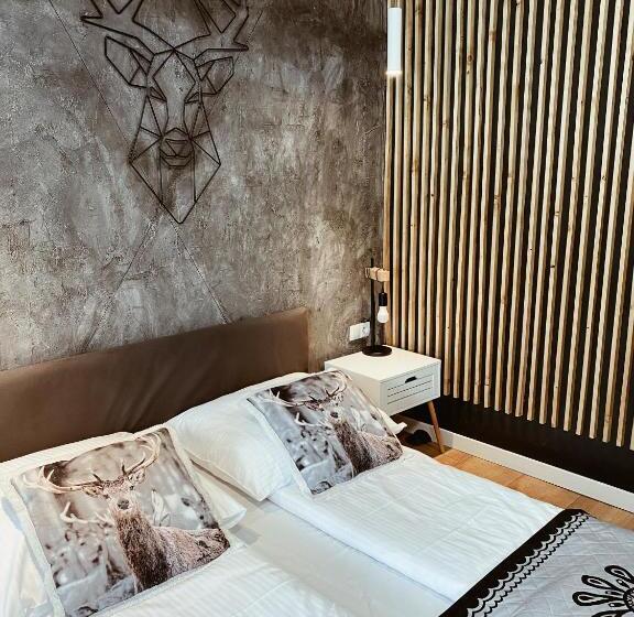 家庭工作室, Dworek Zakopane