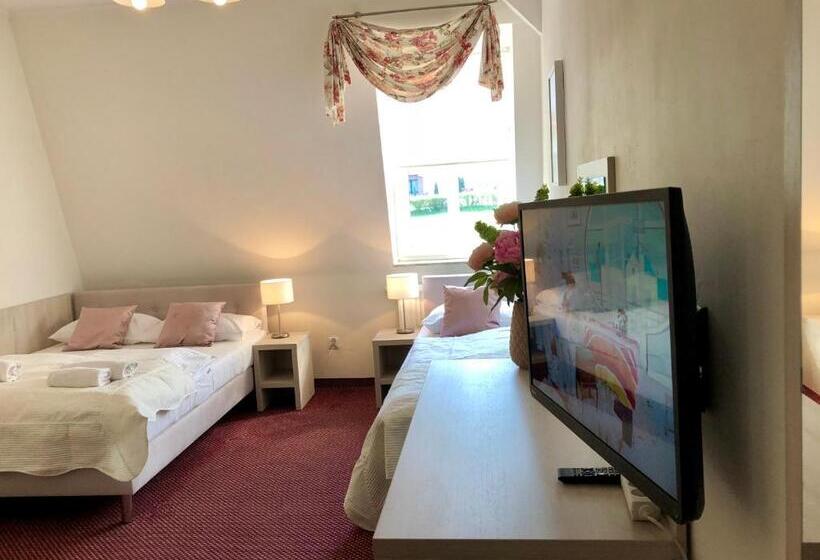 Номер Стандарт Трехместный, Villa Antica