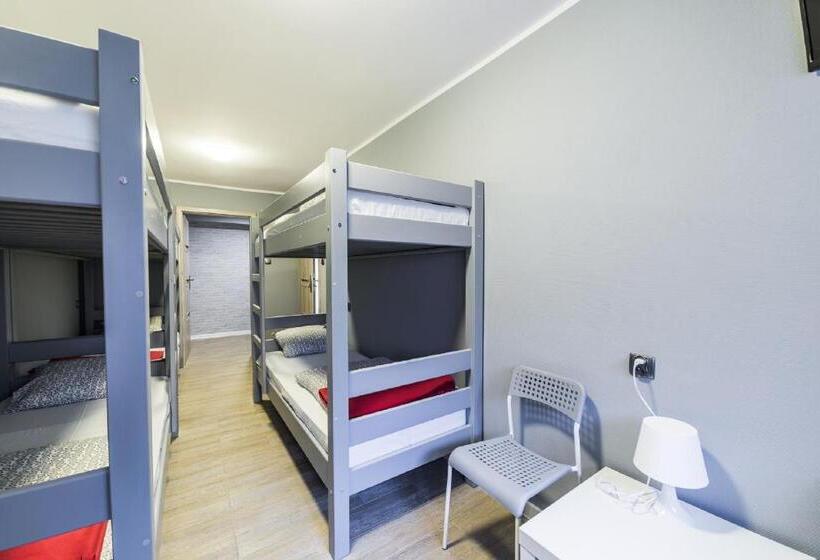 سرير فى غرفة مشتركه, Hostel Filip 2