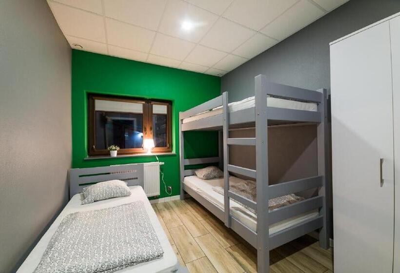 غرفة قياسية ثلاثية, Hostel Filip 2