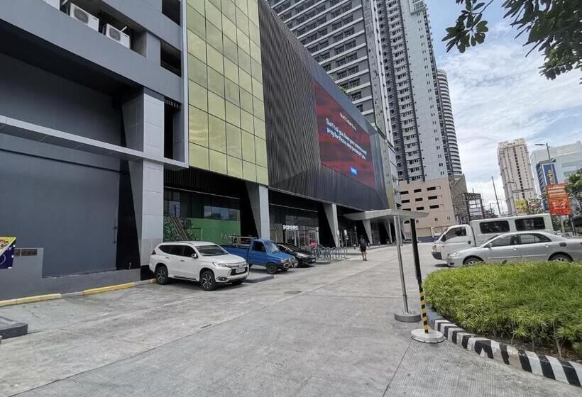발코니가 있는 스위트, Stylish Condo Hotel Style At Fame Residences Mandaluyong