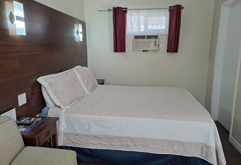 豪华房间, Three Island Motel