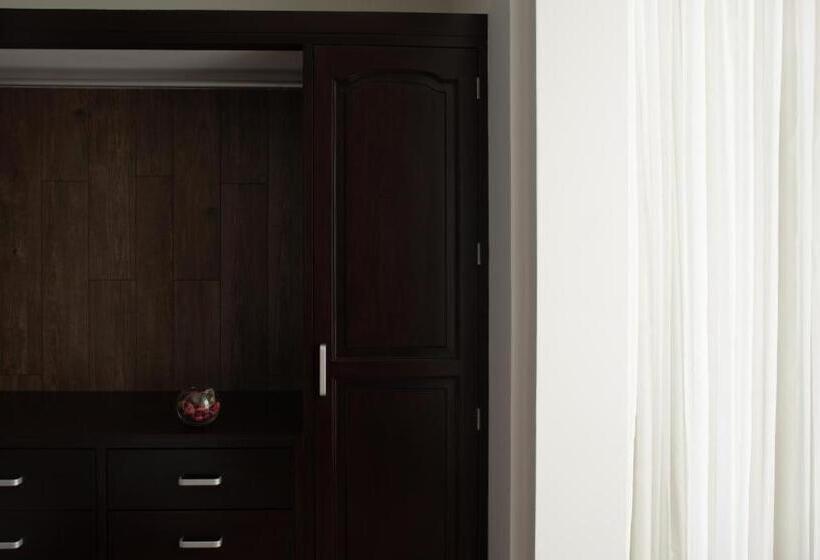 Номер Superior, Lima Host