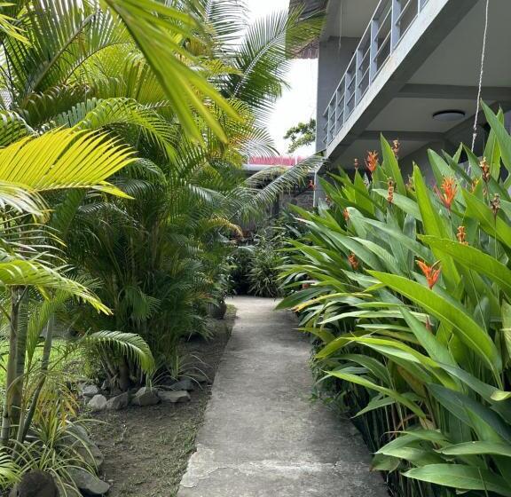 キングサイズベッドのスタンダードルーム, Ginger Sihanoukville